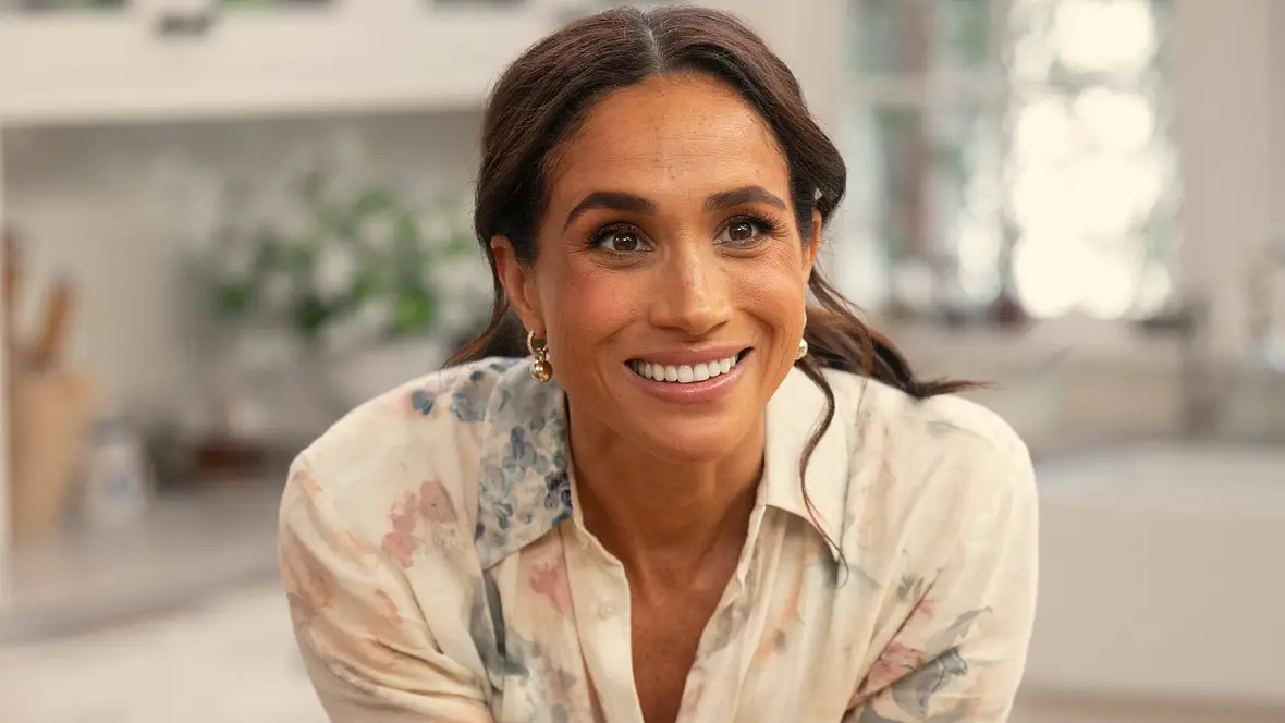 Herzogin Meghan gibt sich als "herrlich unperfekt" - dabei will sie alles ganz genau kontrollieren. Herzogin Meghan gibt sich als "herrlich unperfekt" - dabei will sie alles ganz genau kontrollieren.