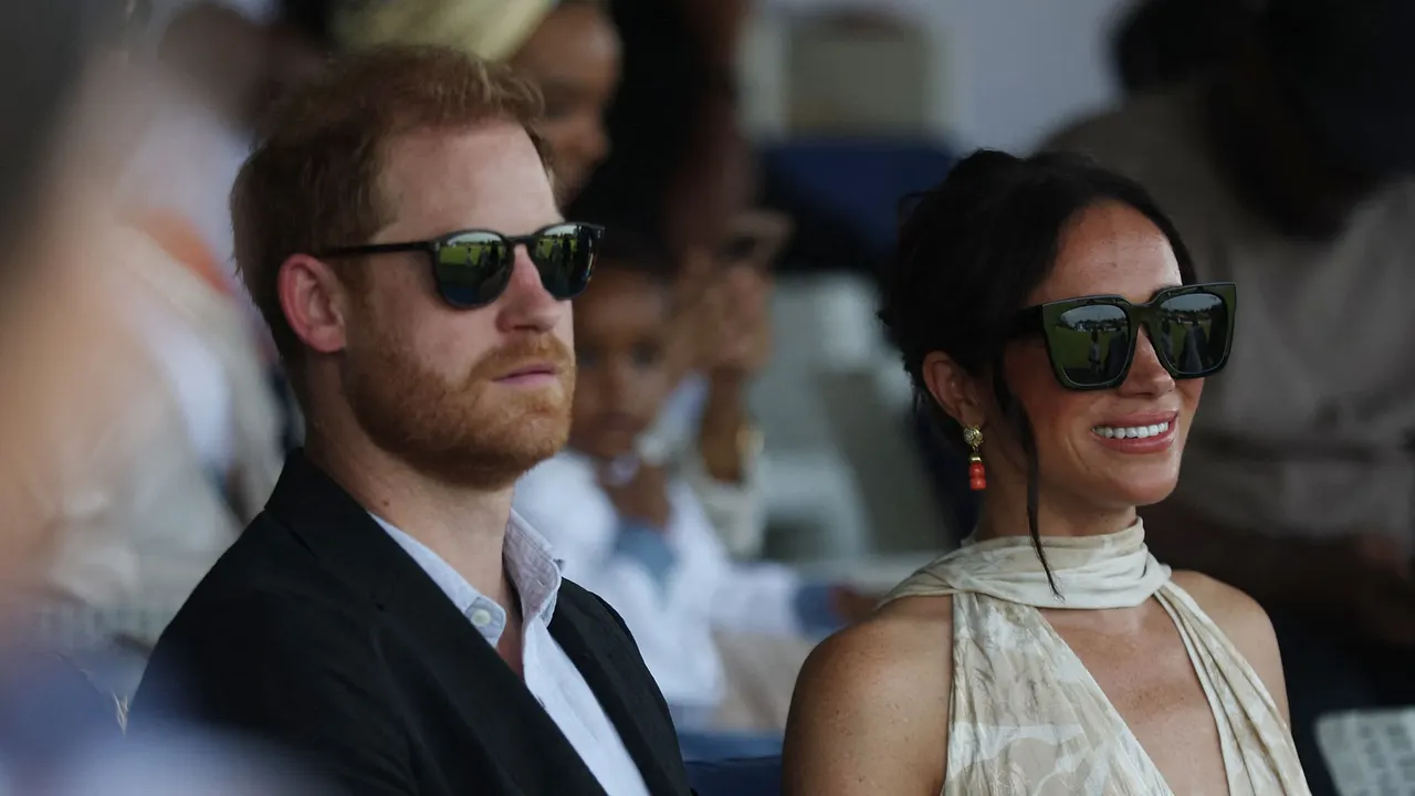 Prinz Harry & Herzogin Meghan Prinz Harry & Herzogin Meghan - Foto: KOLA SULAIMON/AFP via Getty Images