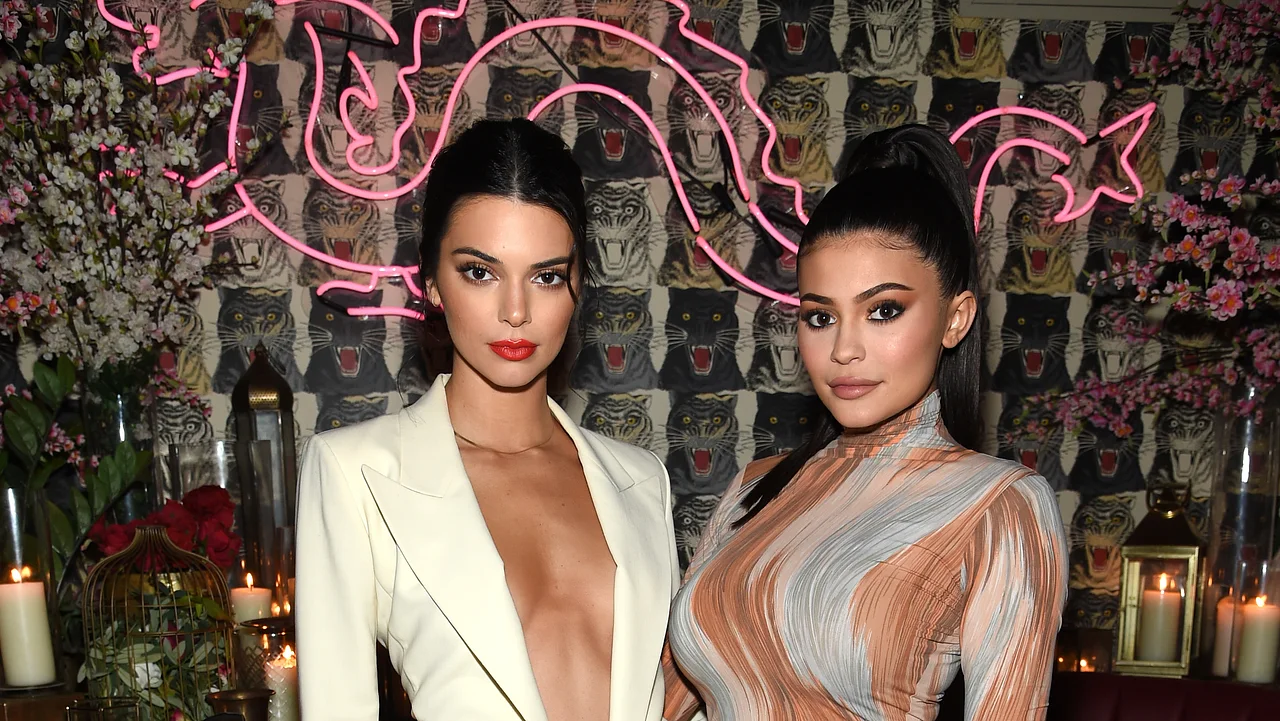 Kendall und Kylie Jenner - Foto: Getty Images Kendall und Kylie Jenner - Foto: Getty Images