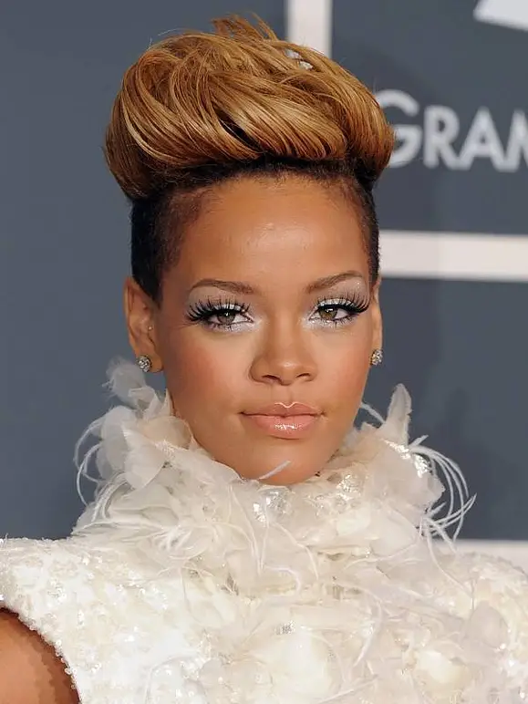 Rihanna: Das Frisuren-Chamäleon - Bild 17 Rihanna: Das Frisuren-Chamäleon - Bild 17