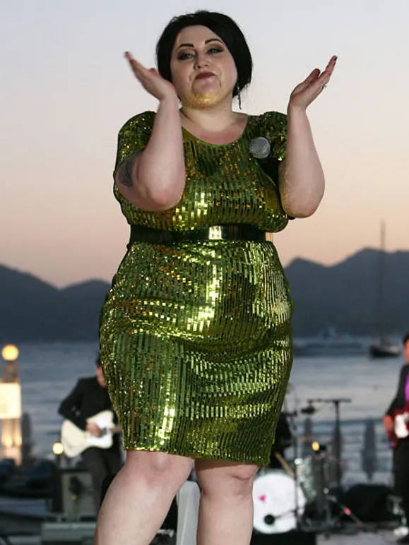 Die mutige Plus-Size-Queen: Beth Dittos ungewöhnlicher Look - Bild 13 Die mutige Plus-Size-Queen: Beth Dittos ungewöhnlicher Look - Bild 13