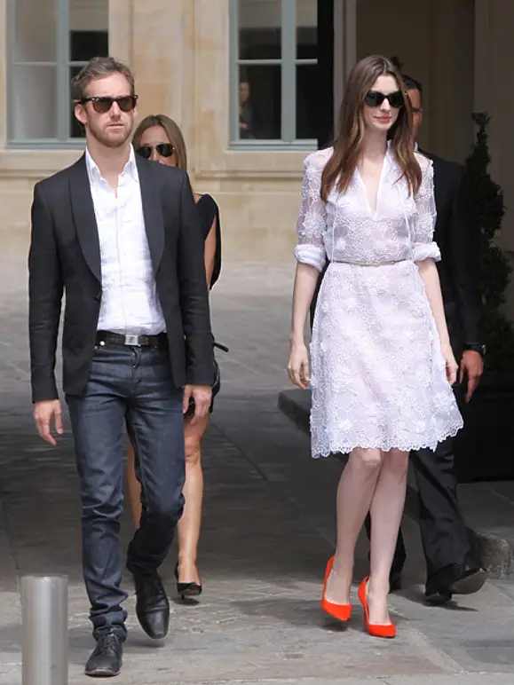 Black and White - Der Style von Anne Hathaway - Bild 20 Black and White - Der Style von Anne Hathaway - Bild 20