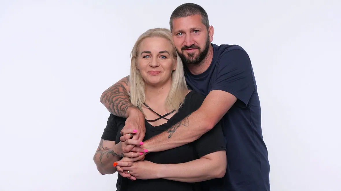 "Sommerhaus der Stars"-Teilnehmer Sascha Mölders & Ehefrau Ivonne "Sommerhaus der Stars"-Teilnehmer Sascha Mölders & Ehefrau Ivonne