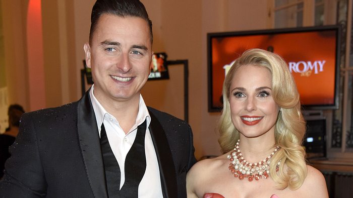 Andreas Gabalier Ex Silvia Schneider Zeigt Sich Strahlend Auf Der Wiesn Gala De