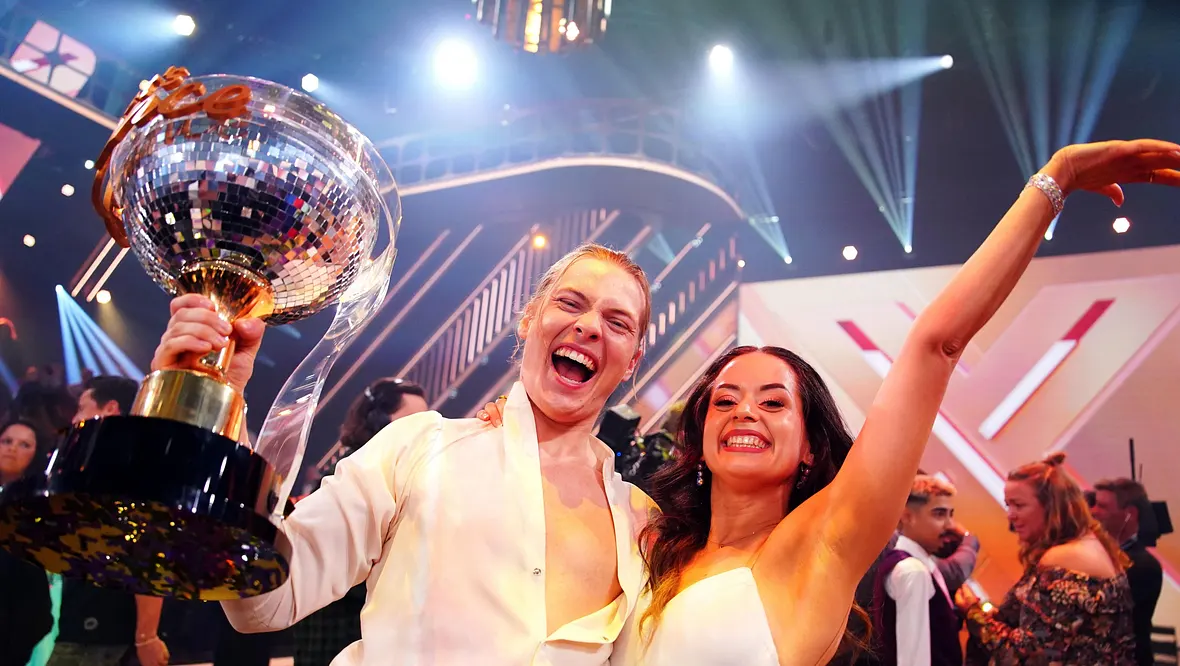Gabriel Kelly und Malika Dzumaev Gabriel Kelly und Malika Dzumaev