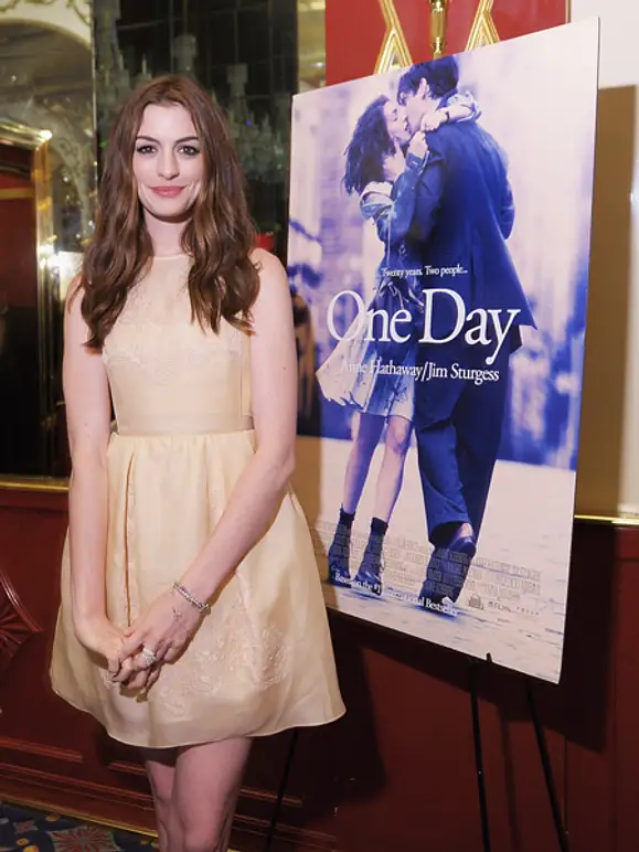 Black and White - Der Style von Anne Hathaway - Bild 16 Black and White - Der Style von Anne Hathaway - Bild 16