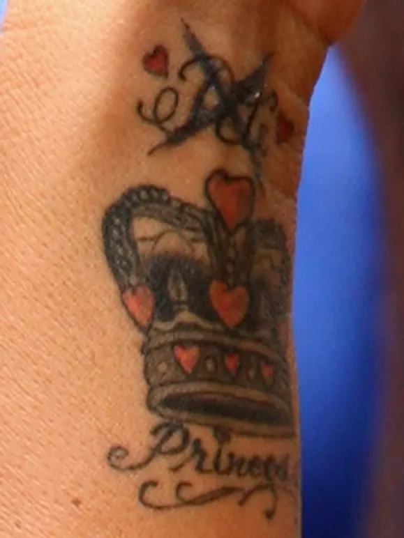 Auf schlimmer und ewig! Die Liebes-Tattoos der Stars - Bild 10