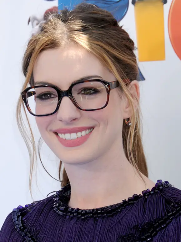 Black and White - Der Style von Anne Hathaway - Bild 11 Black and White - Der Style von Anne Hathaway - Bild 11