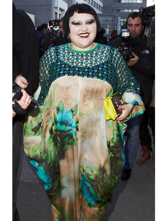 Die mutige Plus-Size-Queen: Beth Dittos ungewöhnlicher Look - Bild 9 Die mutige Plus-Size-Queen: Beth Dittos ungewöhnlicher Look - Bild 9
