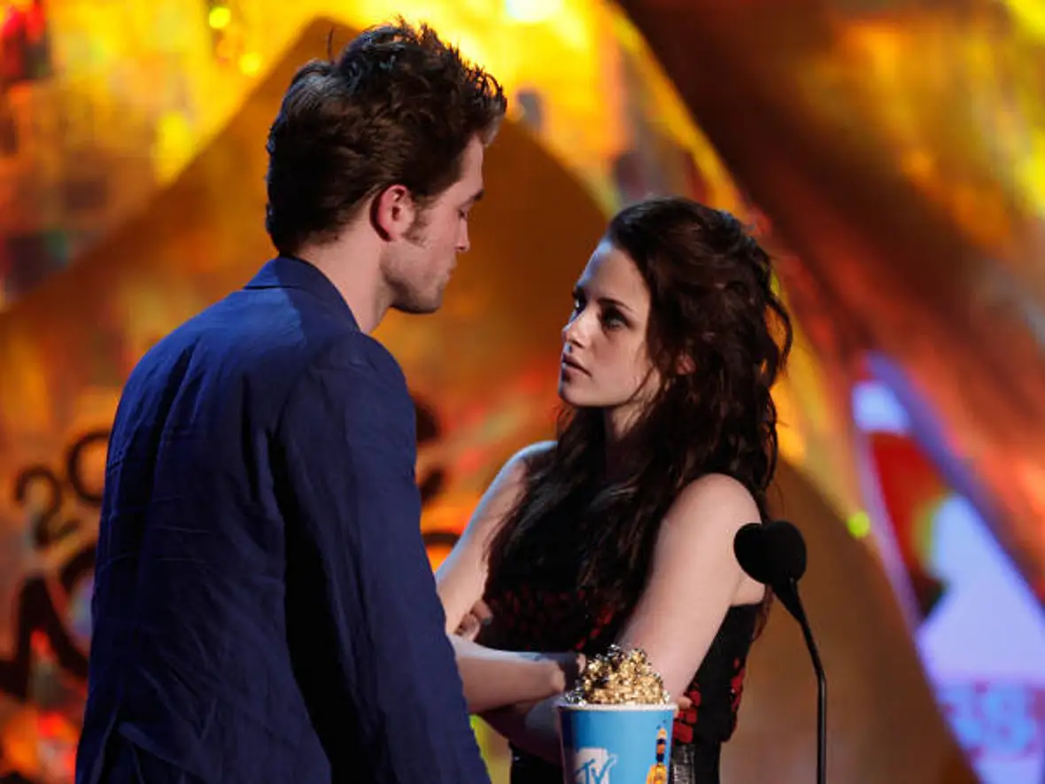 Robert Pattinson & Kristen Stewart: Ihre schönsten Momente - Bild 9 Robert Pattinson & Kristen Stewart: Ihre schönsten Momente - Bild 9