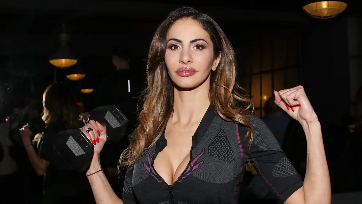 Janina Youssefian Janina Youssefian