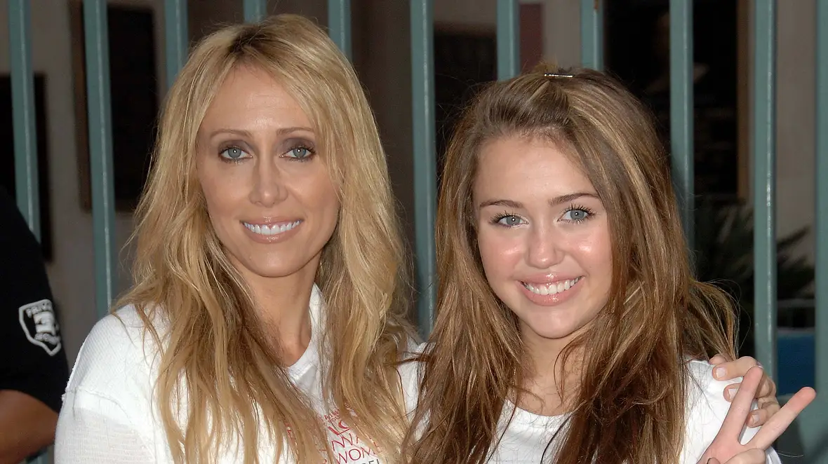 Miley Cyrus Tish Cyrus Miley Cyrus Tish Cyrus