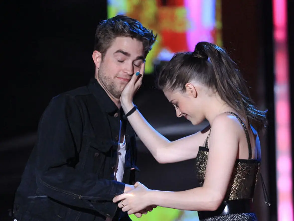 Robert Pattinson & Kristen Stewart: Ihre schönsten Momente - Bild 15 Robert Pattinson & Kristen Stewart: Ihre schönsten Momente - Bild 15