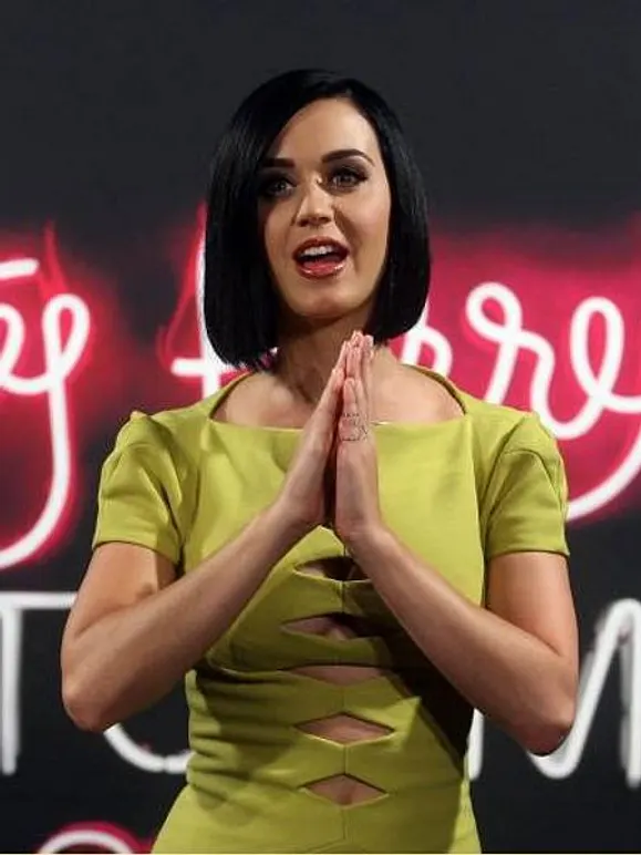 Kurz, Lila, Knoten: Die Trendfrisuren der Stars - Bild 5