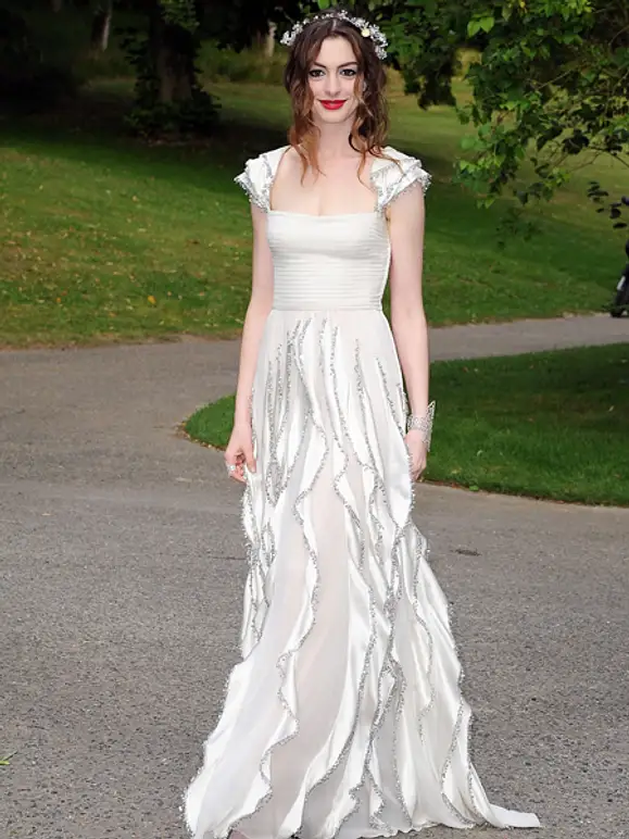 Black and White - Der Style von Anne Hathaway - Bild 24 Black and White - Der Style von Anne Hathaway - Bild 24