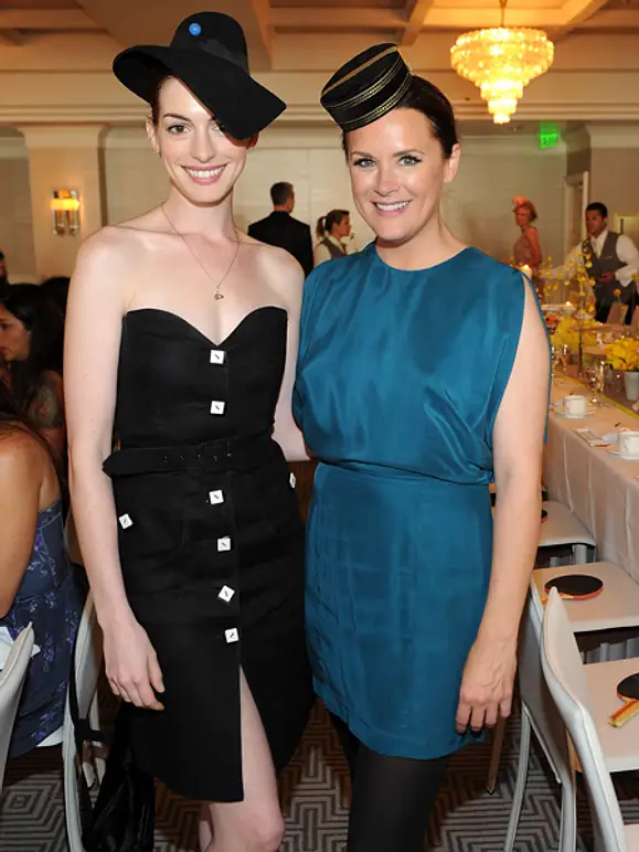 Black and White - Der Style von Anne Hathaway - Bild 13 Black and White - Der Style von Anne Hathaway - Bild 13