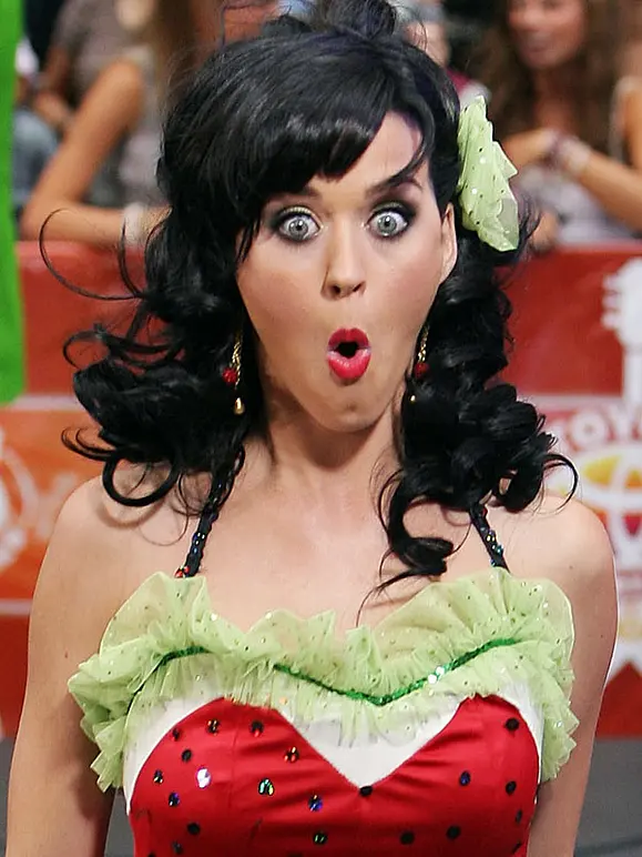 Popdiven: Die verrücktesten Outfits von Katy Perry und Lady Gaga - Bild 16