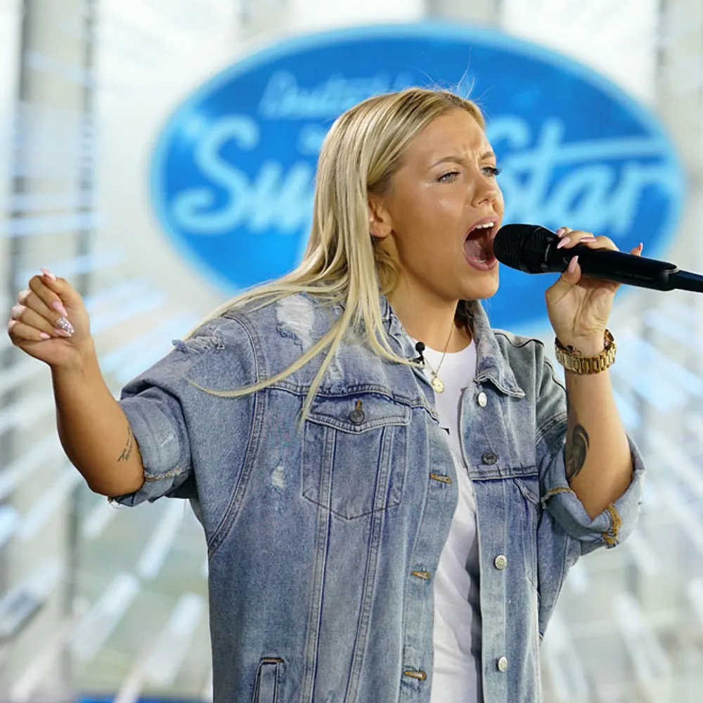 Mit dieser Blondine kam Pietro zu DSDS Mit dieser Blondine kam Pietro zu DSDS