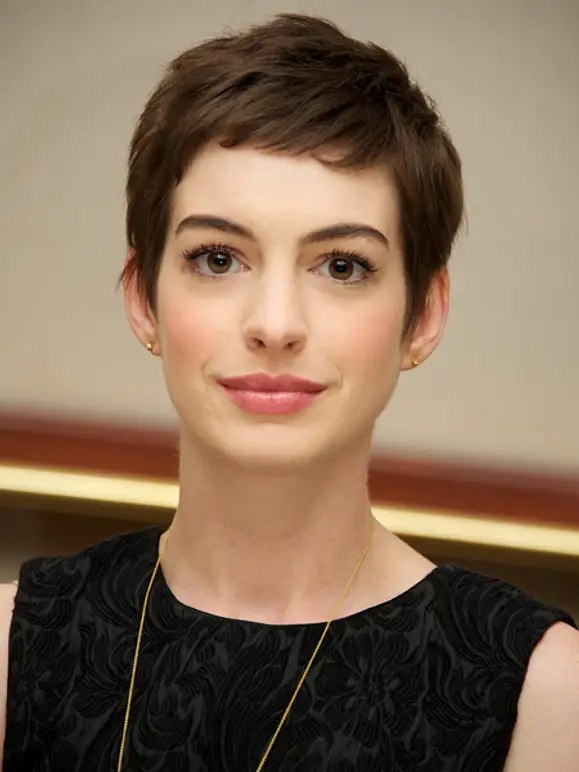 Black and White - Der Style von Anne Hathaway - Bild 8 Black and White - Der Style von Anne Hathaway - Bild 8