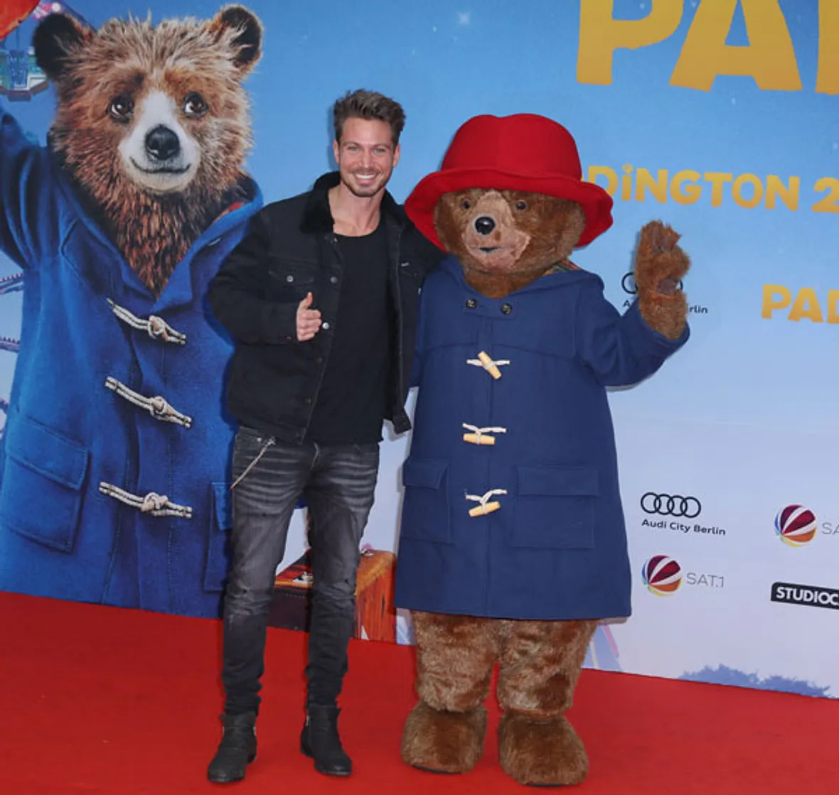 Strahleboy Sebastian immer noch glücklich Strahleboy Sebastian immer noch glücklich