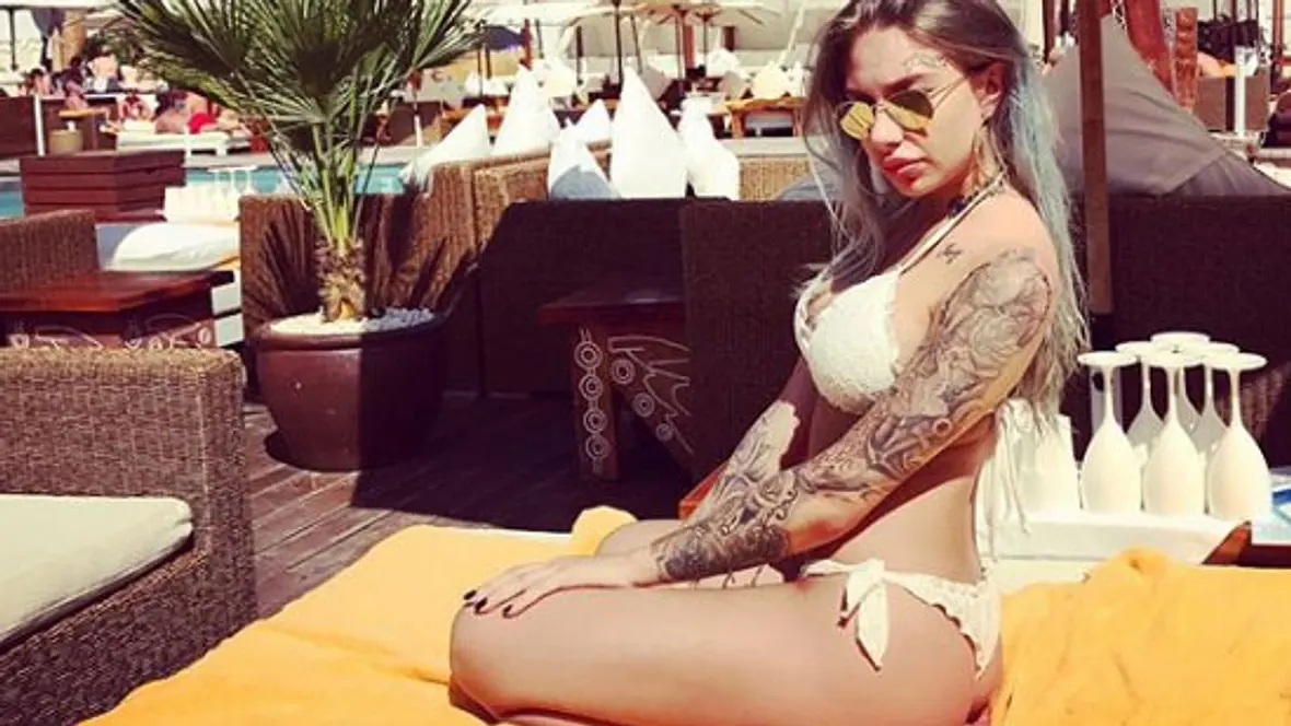 Antonia Komljen nackt im Bikini Antonia Komljen nackt im Bikini