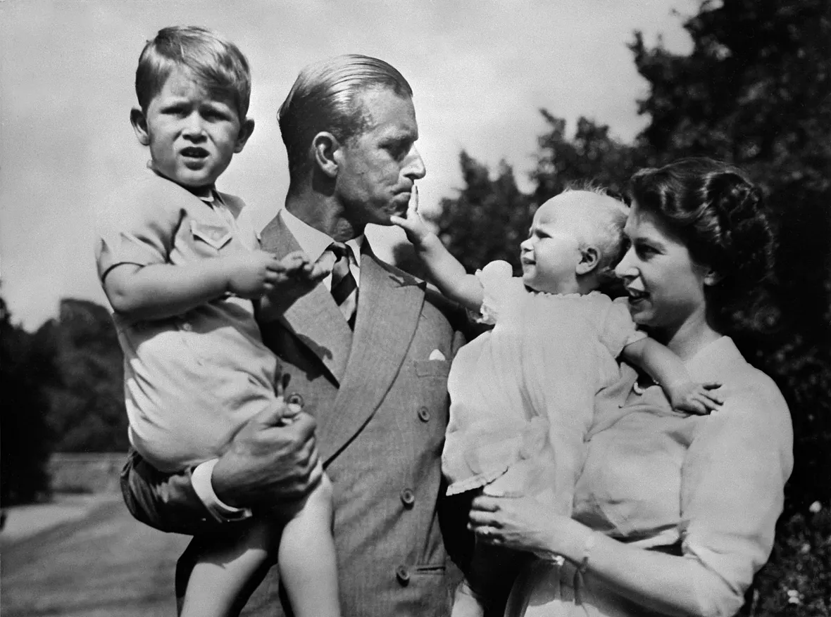 Elizabeth, Prinz Philip, Prinz Charles, Prinzessin Anne Elizabeth, Prinz Philip, Prinz Charles, Prinzessin Anne