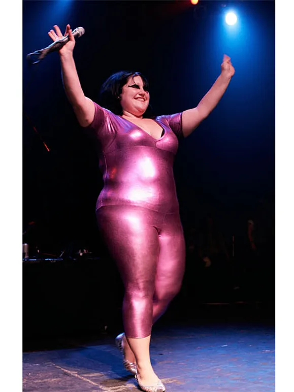 Die mutige Plus-Size-Queen: Beth Dittos ungewöhnlicher Look - Bild 17 Die mutige Plus-Size-Queen: Beth Dittos ungewöhnlicher Look - Bild 17