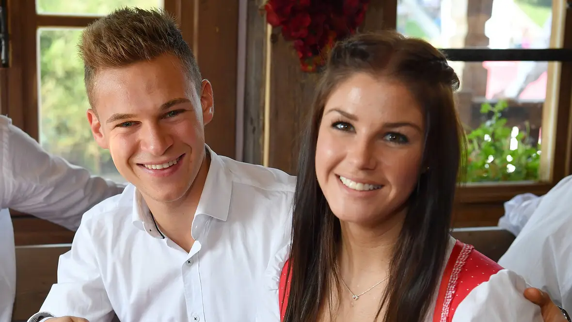Joshua Kimmich und Freundin Lina Meyer Joshua Kimmich und Freundin Lina Meyer