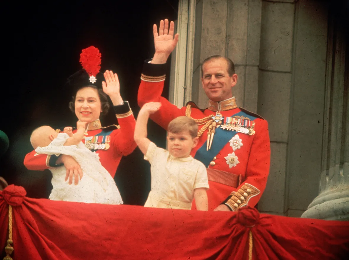 Queen Elizabeth mit Baby Edward Queen Elizabeth mit Baby Edward