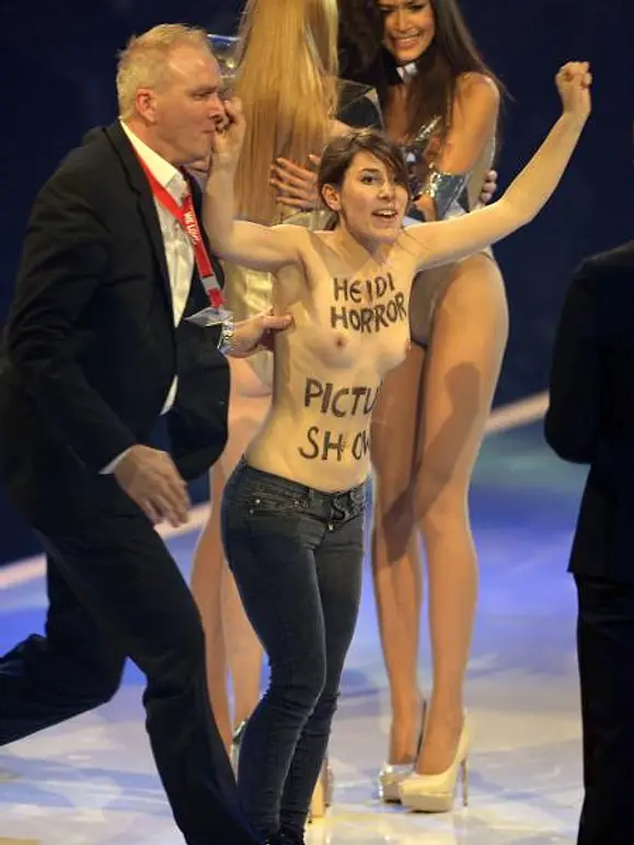 GNTM-Finale: Alle Bilder zum Nackt-Auftritt der Femen! - Bild 2