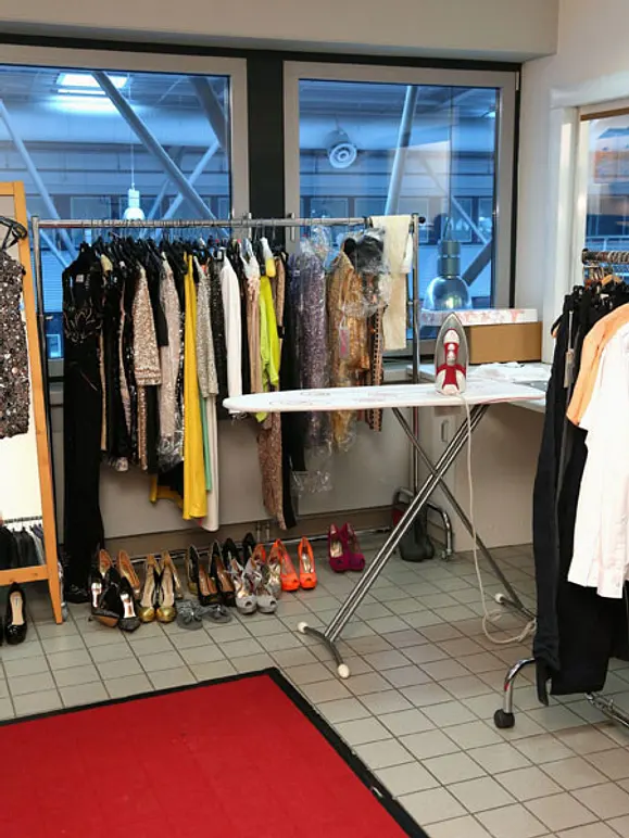 DSDS: Nazan Eckes zeigt ihren Beauty-Bereich! - Bild 6 DSDS: Nazan Eckes zeigt ihren Beauty-Bereich! - Bild 6