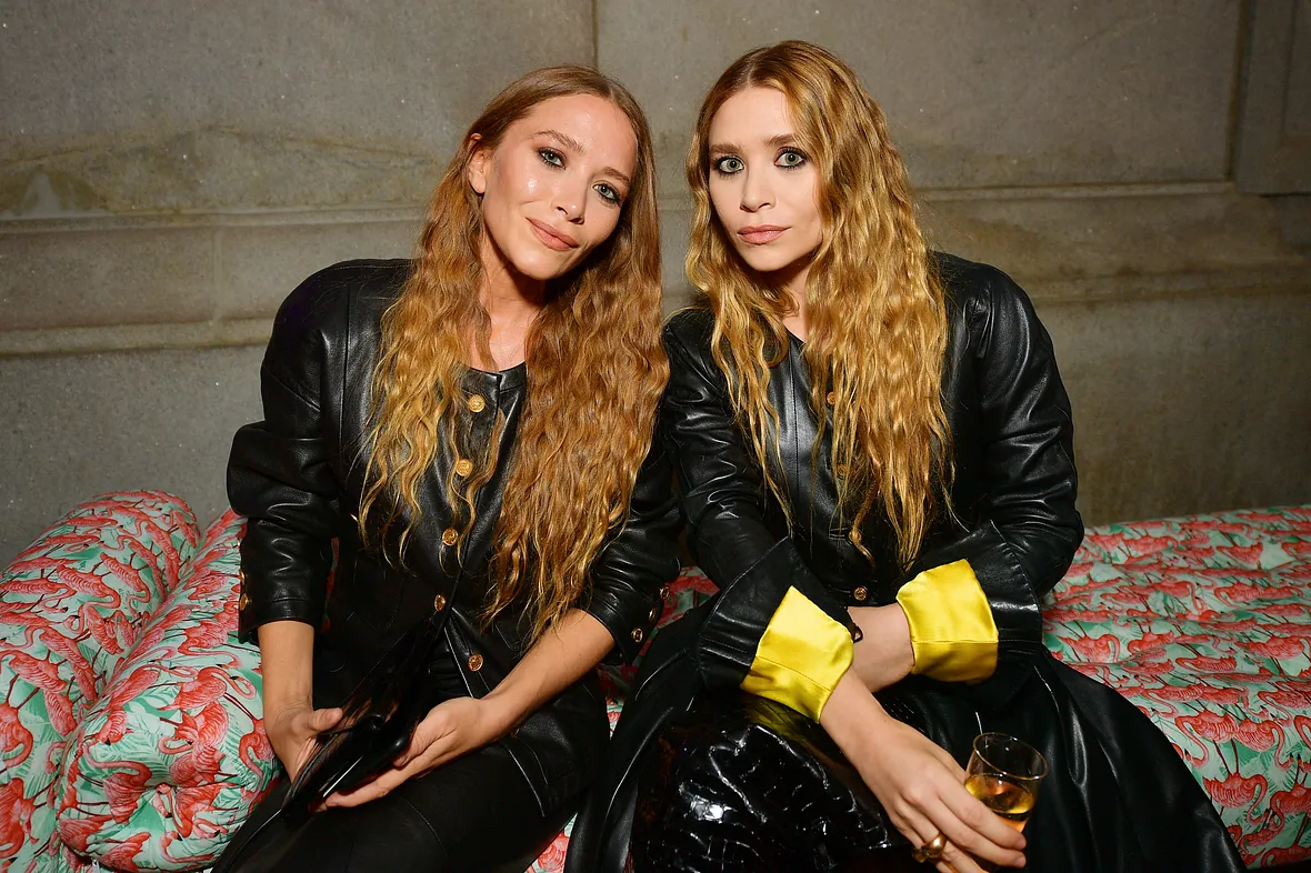 Mary-Kate Olsen Ashley Olsen Mary-Kate Olsen Ashley Olsen