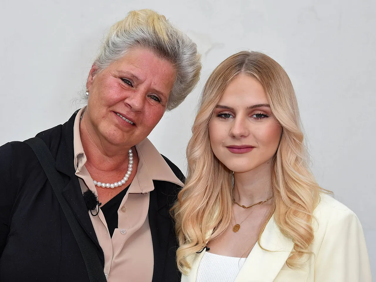 imago246265572 Familienoberhaupt Silvia Wollny mit Tochter Estefania – nach krasser Abnahme äußert sich Estefania zu ihrem Körpergefühl! - Foto: IMAGO / Gartner
