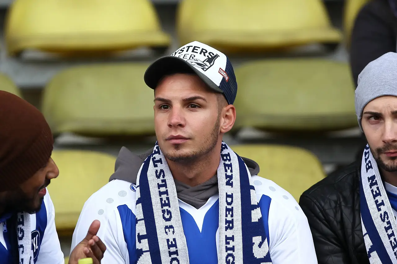 Pietro Lombardi (ihr bei einem Fußballspiel des Karlsruher SC) will zurück nach Karlsruhe ziehen! - Foto:  IMAGO / Eibner
