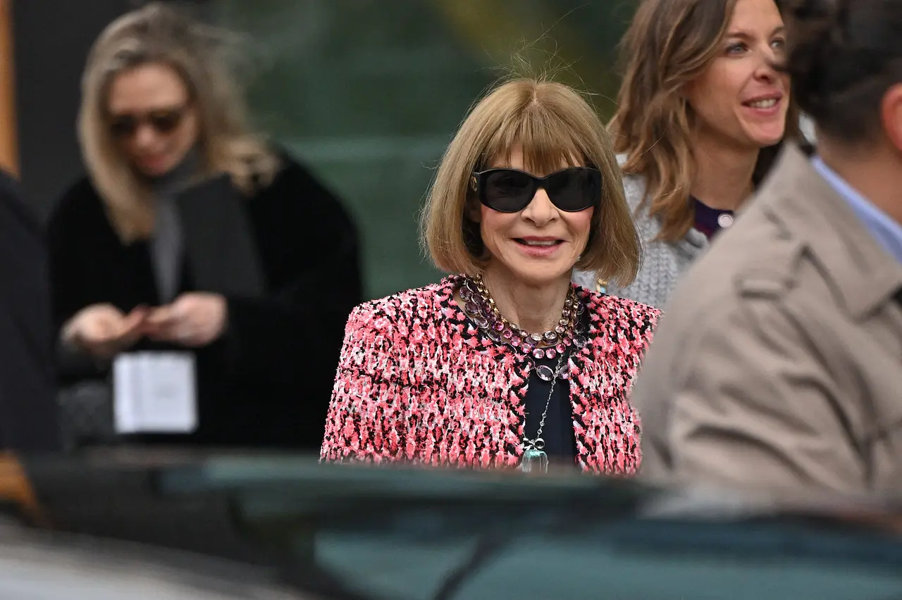 imago419728384 Anna Wintour lächelt in die Kamera - Foto: IMAGO / ABACAPRESS