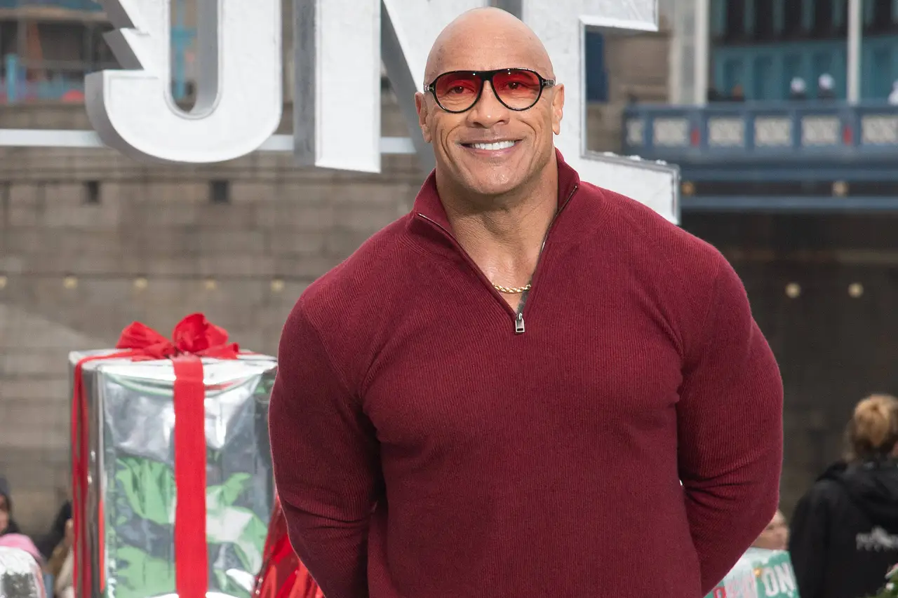 imago778100118 Muskeln pur: Dwanye Johnson auf einer Premiere vor rund einem Jahr. - Foto: IMAGO / Avalon.red