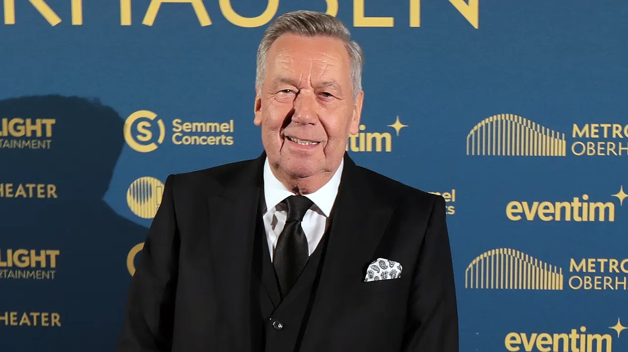 Roland Kaiser: So offen spricht er nun über seine Krankheit Roland Kaiser - Foto: IMAGO / Funke Foto Services
