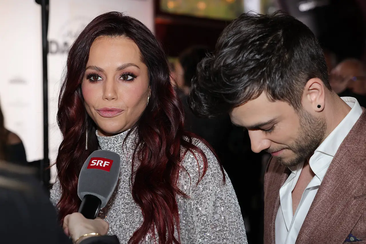 Christina Hänni, hier mit Ehemann Luca Hänni, befand sich hinter den Kulissen des Lets Dance-Finales in Lebensgefahr. - Foto: IMAGO / Bildagentur Monn