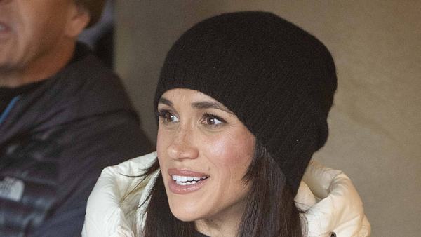Meghan Markle mit einem überraschten Gesicht - Foto: IMAGO / Cover-Images