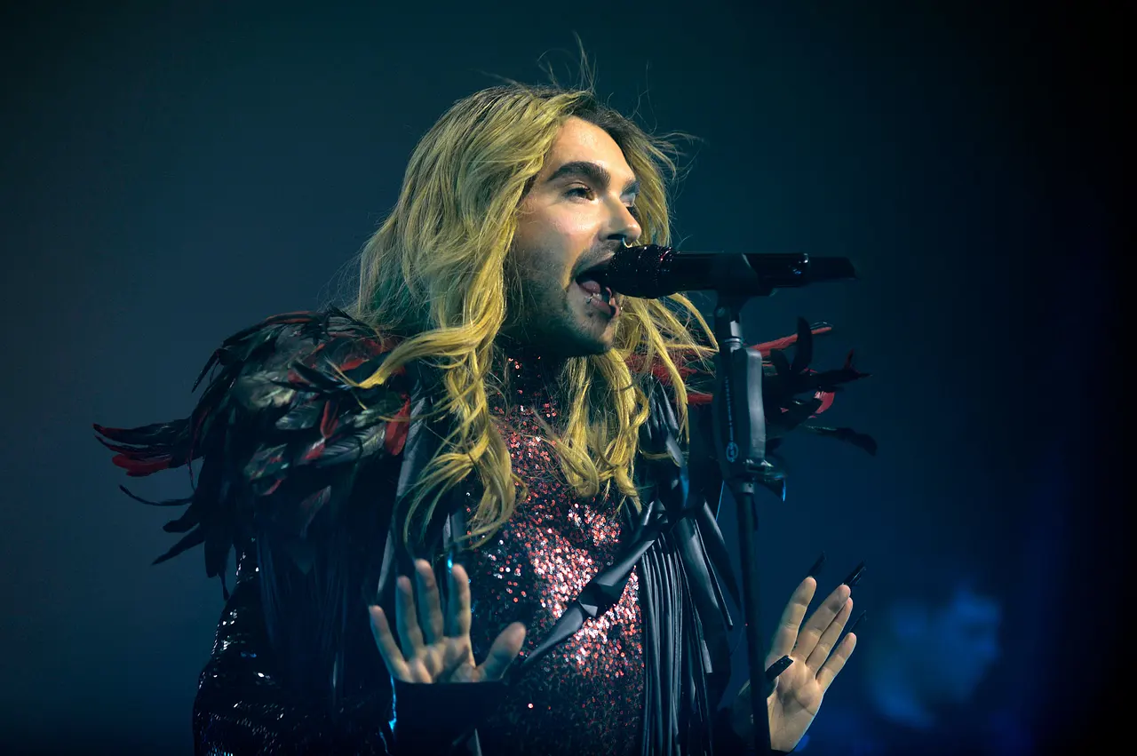 Bill Kaulitz von Tokio Hotel live bei einem Konzert von The Tour 2025 in der Swiss Life Hall in Hannover. - Foto: Imago / Future Image