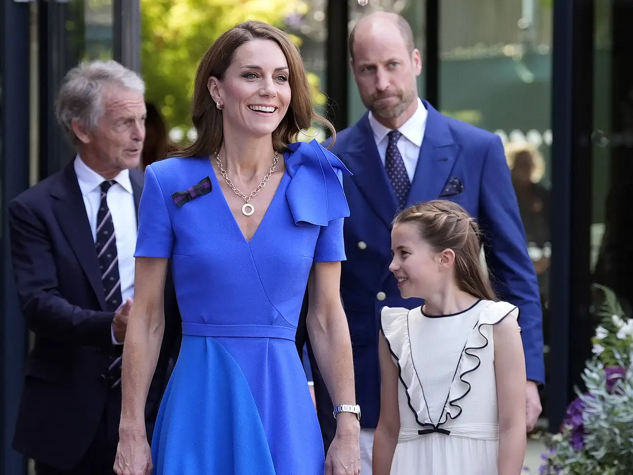 imago825724918 Prinz William, Prinzessin Kate, Prinz George und Prinzessin Charlotte im All England Lawn Tennis and Croquet Club. - Foto: IMAGO / Spotlight Royal