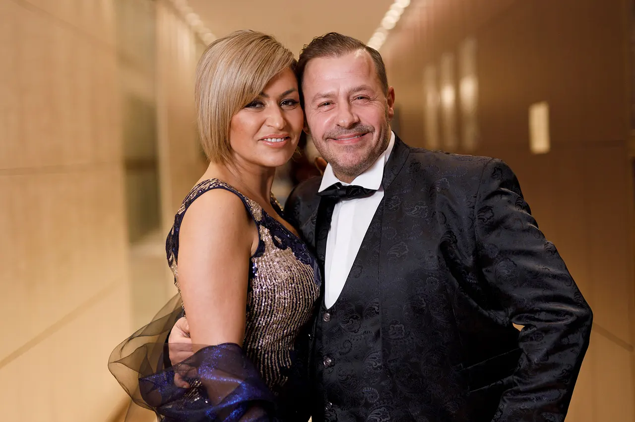 imago95584882 Damals war die Welt noch in Ordnung: Willi Herren mit Jasmin Herren, ehemals Jennewein, im Jahr 2019. Jetzt ist er tot - und sie hat große Geldsorgen. - Foto: IMAGO / Future Image