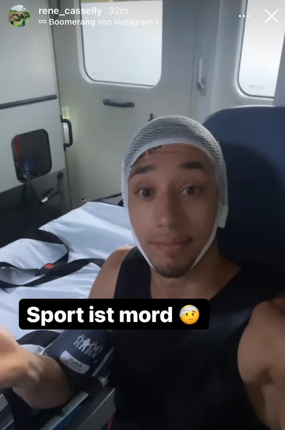 René Casselly im Krankenwagen René Casselly im Krankenwagen