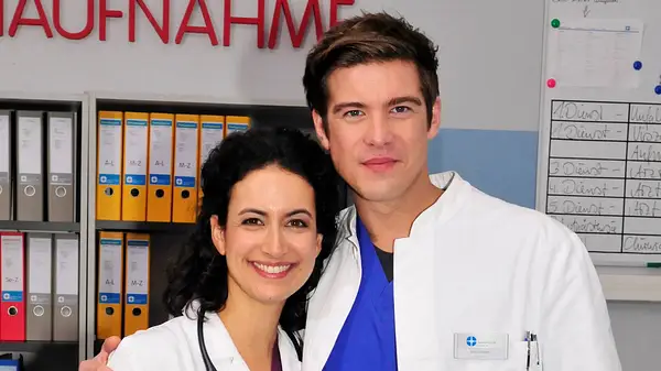 "In aller Freundschaft - Die jungen Ärzte" Leyla und Ben