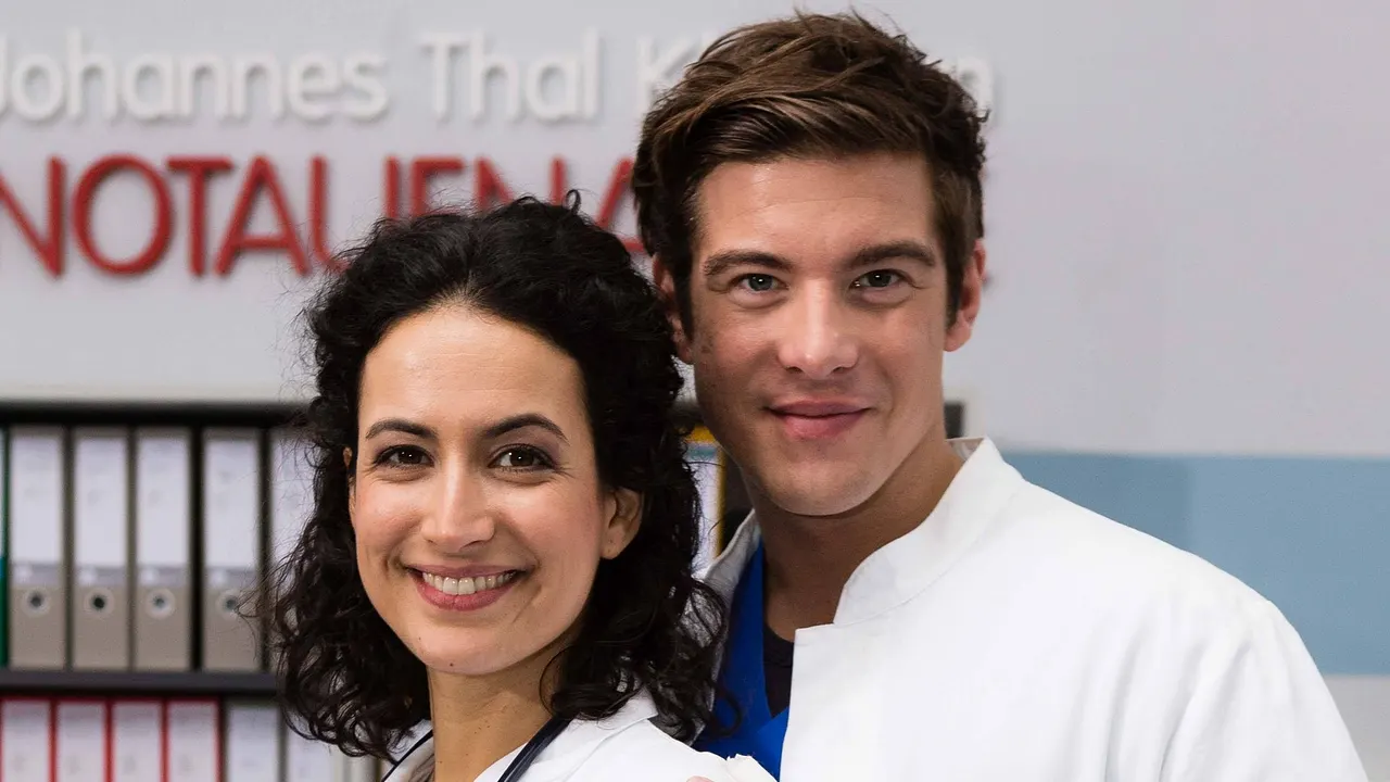 "In aller Freundschaft - die jungen Ärzte" - Ben und Leyla In aller Freundschaft - die jungen Ärzte - Ben und Leyla - Foto: IMAGO / Eibner