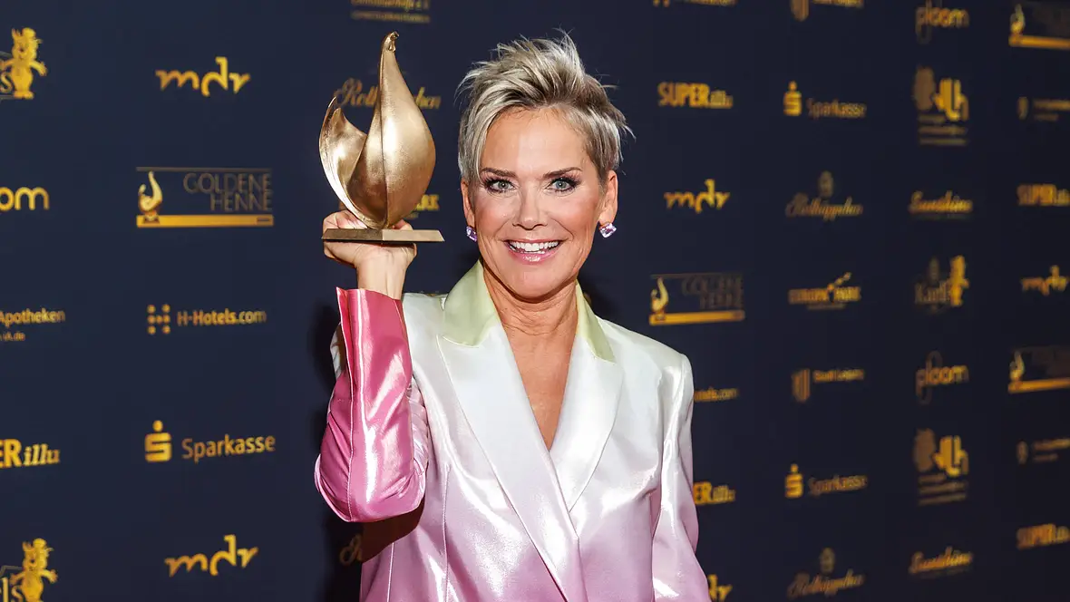 Inka Bause auf dem roten Teppich der 30. „Goldenen Henne 2024“. Inka Bause auf dem roten Teppich der 30. „Goldenen Henne 2024“.