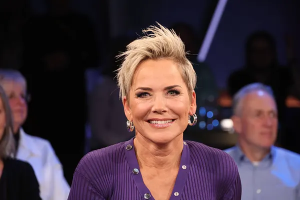 Inka Bause strahlt in die Kamera. Sie will ihr Leben in vollen Zügen genießen.
