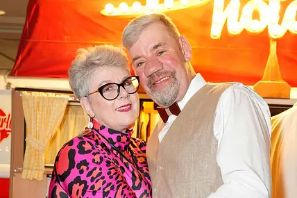 Uwe und Iris Abel, hier glücklich in die Kamera lächelnd, gelten als Traumpaar. Doch die Gerüchteküche brodelt heftig.