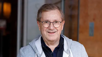 Jan Hofer lächelt in die Kamera