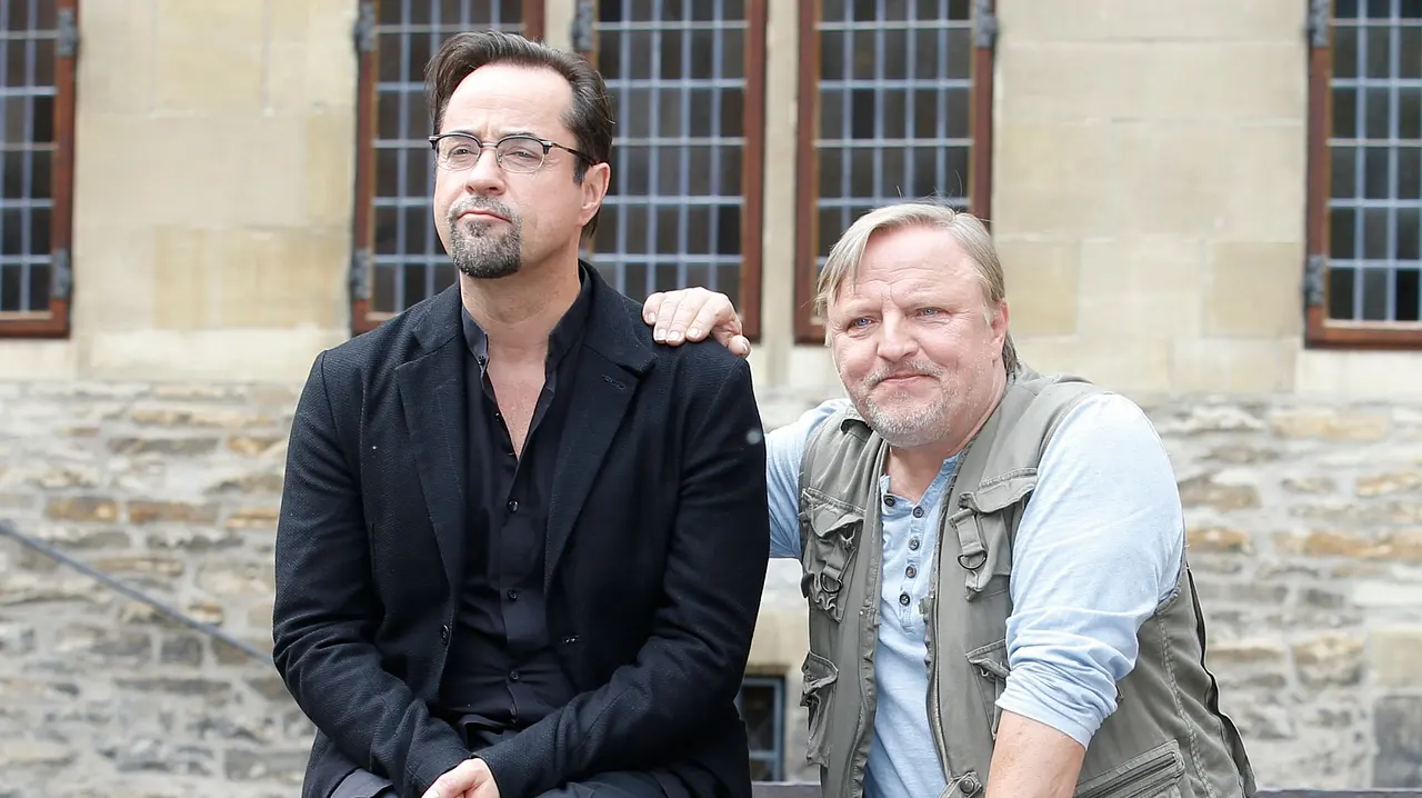Jan Josef Liefers und Axel Prahl Jan Josef Liefers und Axel Prahl - Foto: Tristar Media/Getty Images